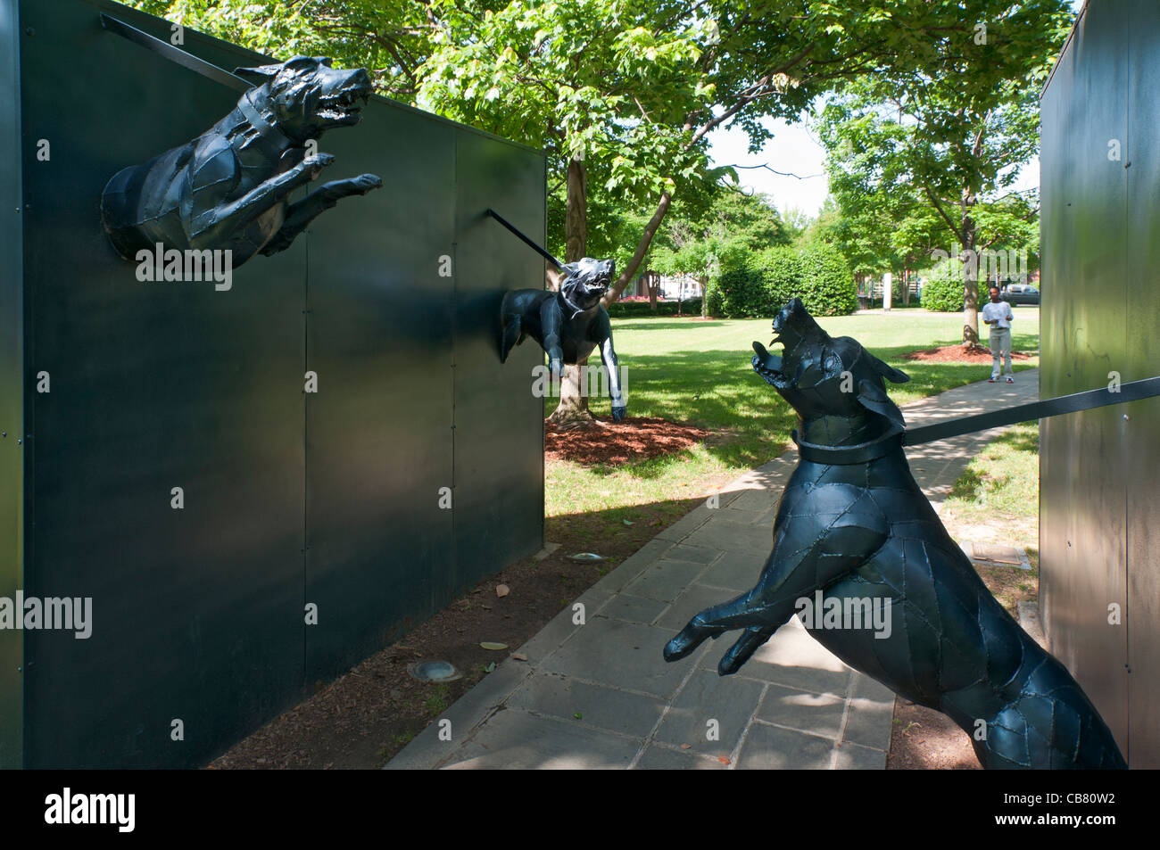 In Alabama, Birmingham, Kelly Ingram Park, statua commemorativa al movimento per i diritti civili, di polizia cani da attacco Foto Stock