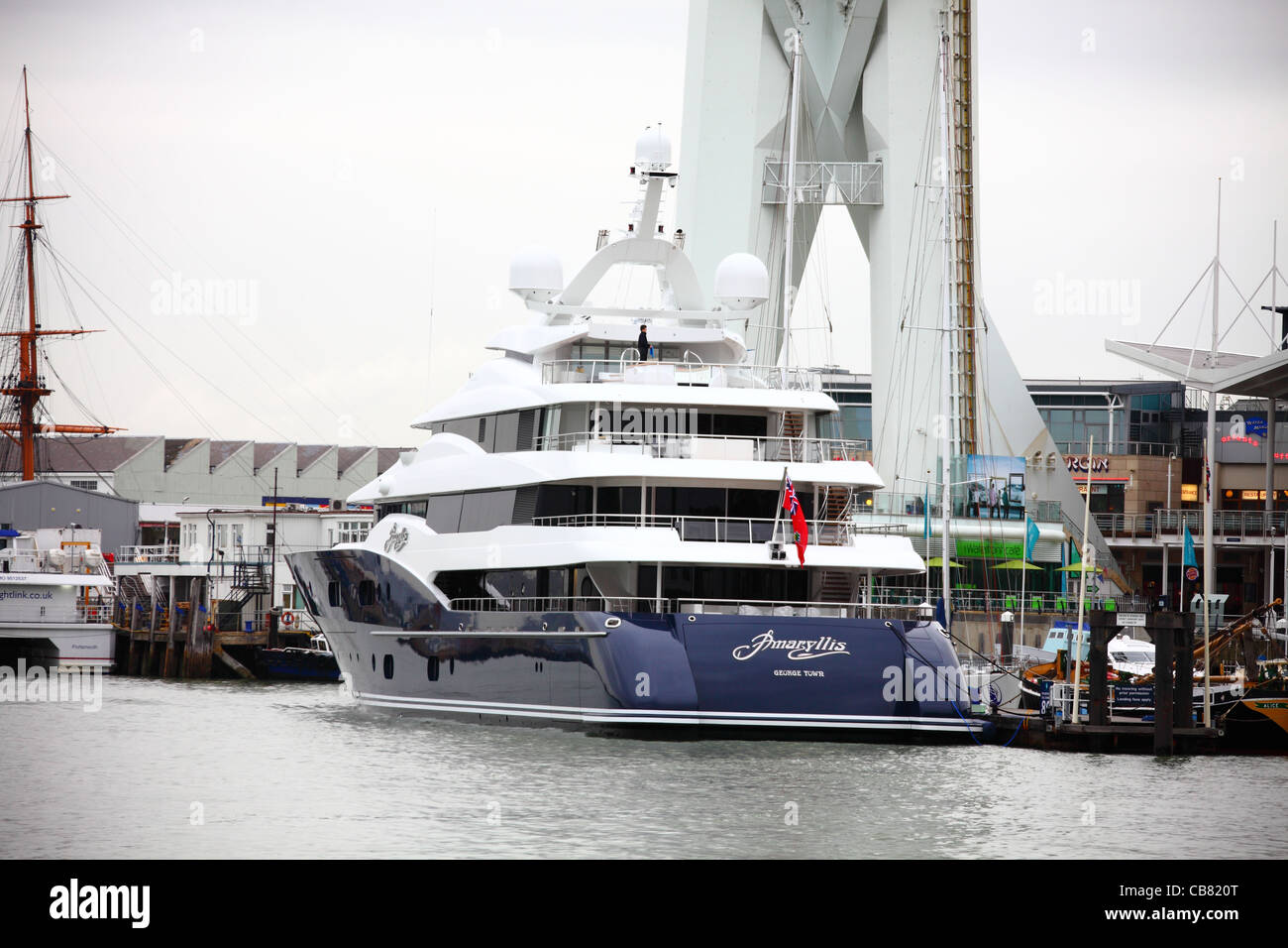 Sir Donald Gosling's Motor Yacht Leander G ormeggiato a Portsmouth. Foto Stock