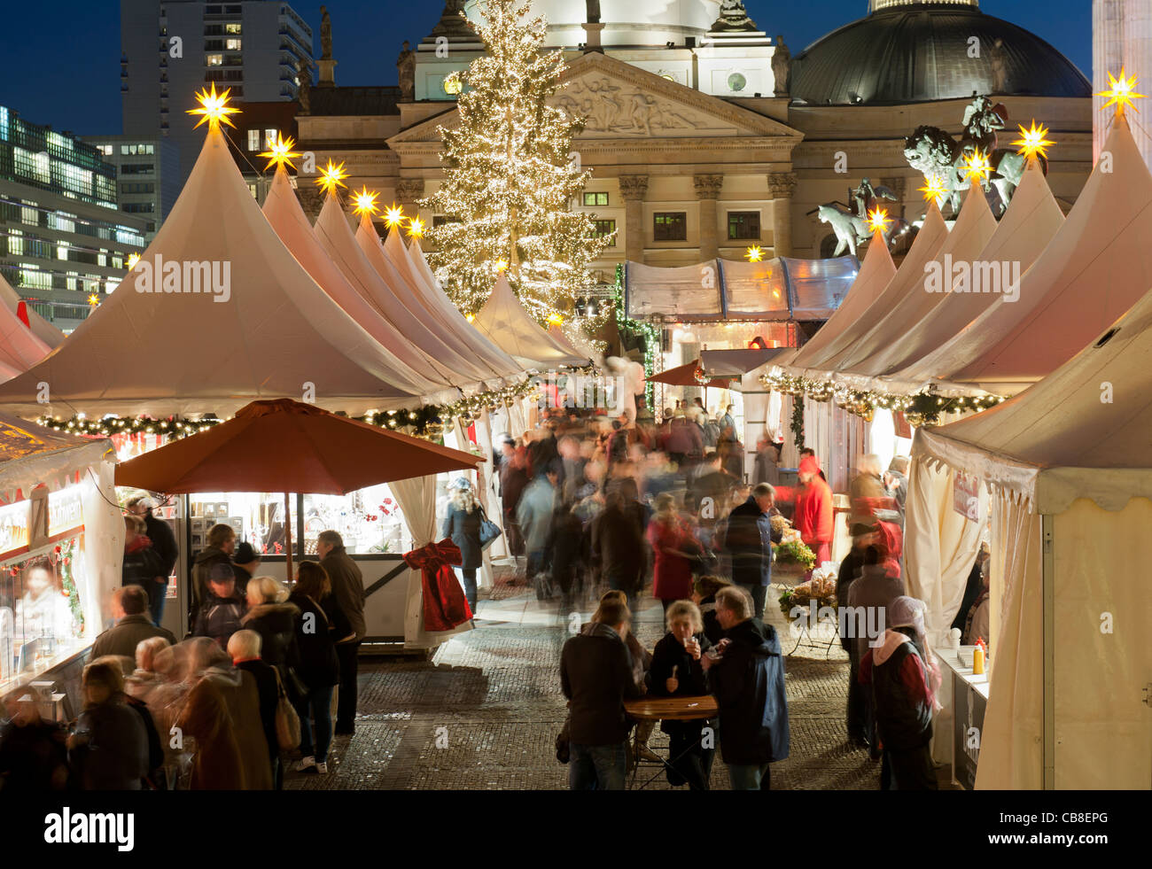 Tradizionale mercatino di Natale in piazza Gendarmenmarkt a Berlino Germania 2011 Foto Stock