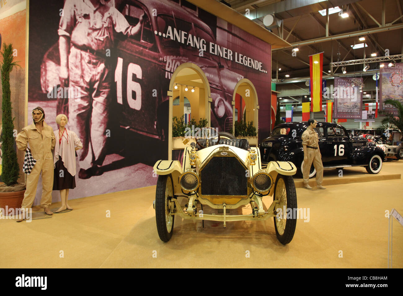 Centro storico De Tamble utilitaria auto da 1910 mostrato al Motor Show di Essen di Essen, in Germania, il 29 novembre 2011 Foto Stock