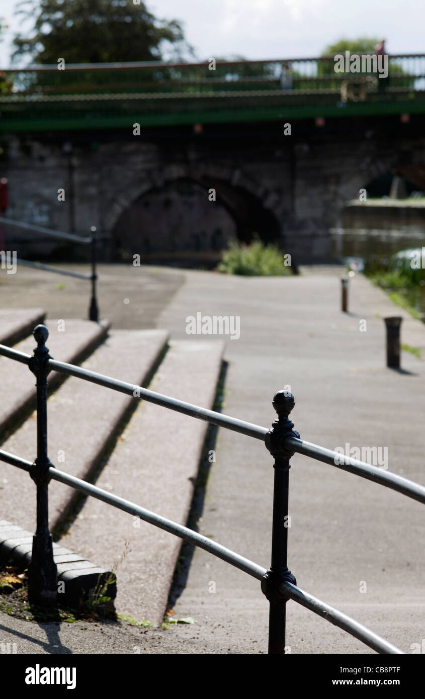 Trento il River Side a Newark-on-Trent Regno Unito Foto Stock