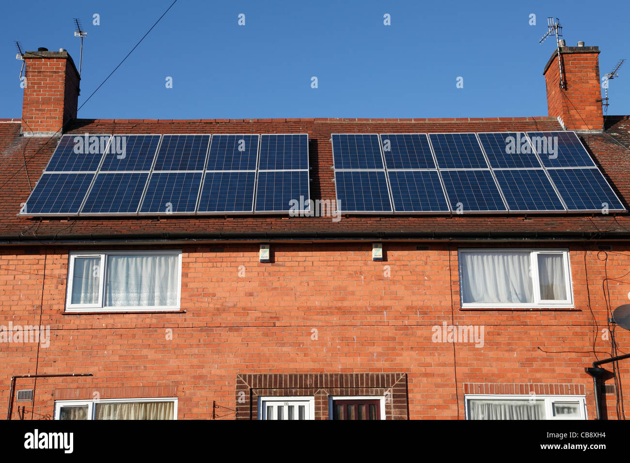 Pannelli solari su un case in Nottingham, Inghilterra, Regno Unito Foto Stock