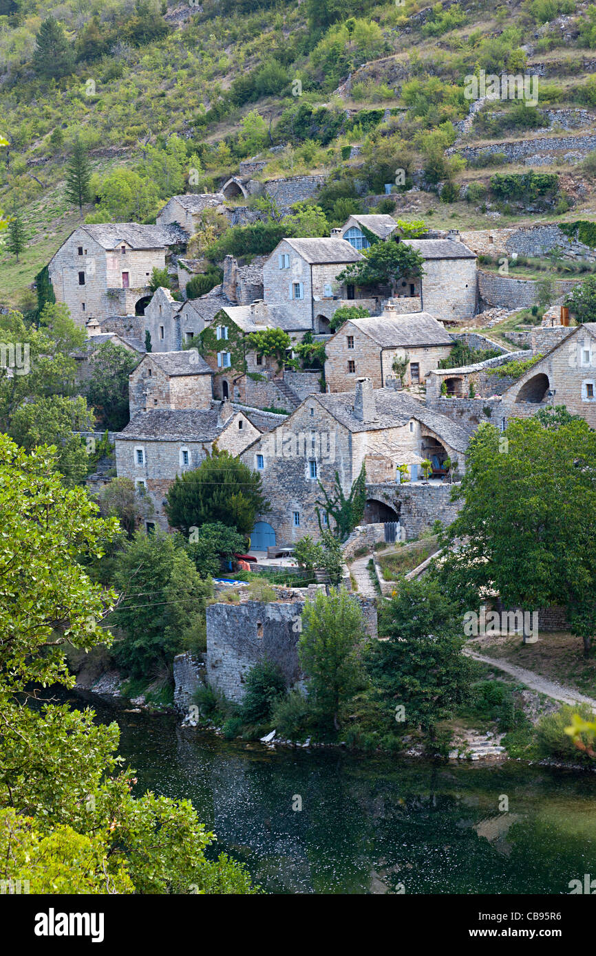 Villaggio di Hauterives (noto anche come Haute-Rive) Gorges du Tarn Francia Foto Stock
