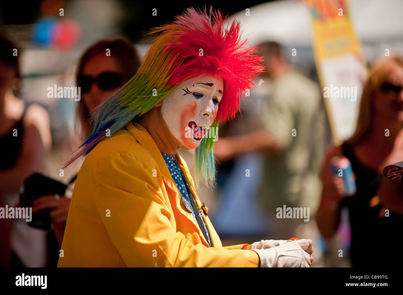 Un clown a una festa Foto Stock