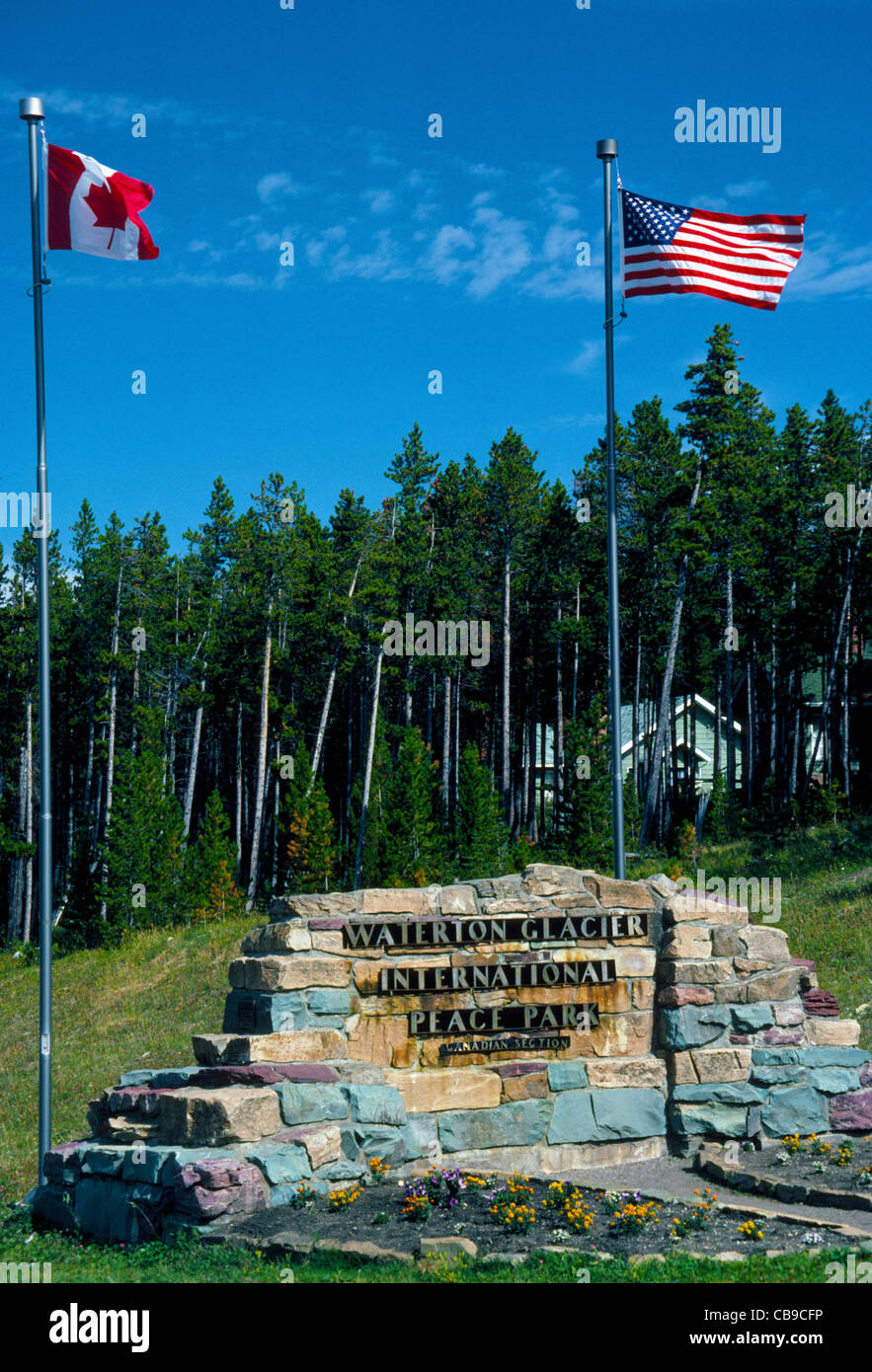 Il Waterton-Glacier Parco internazionale della pace combina canadese del Parco Nazionale dei laghi di Waterton e usa il Glacier National Park sulle nazioni' confine. Foto Stock