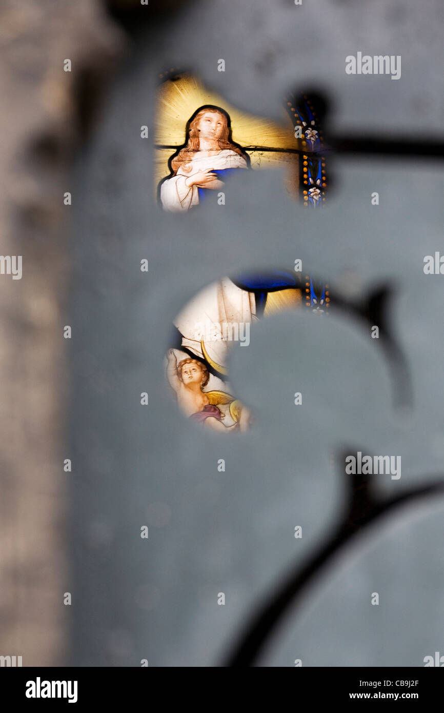 Cimitero di Père Lachaise di Parigi iconografia religiosa Foto Stock
