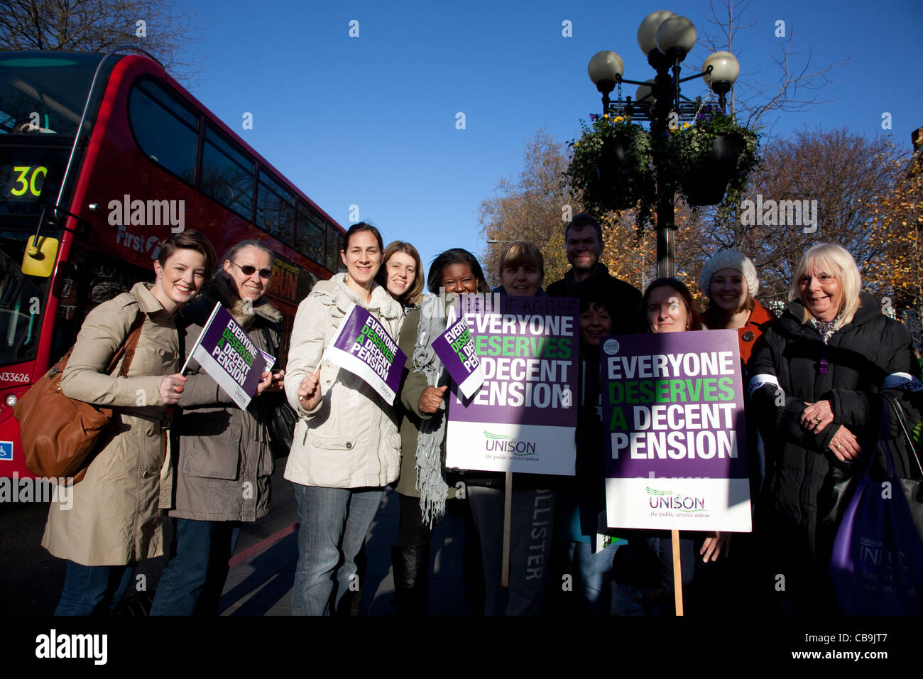 Giornata di azioni sindacali nel settore pubblico rally al di fuori di Islington Town Hall, Londra Foto Stock