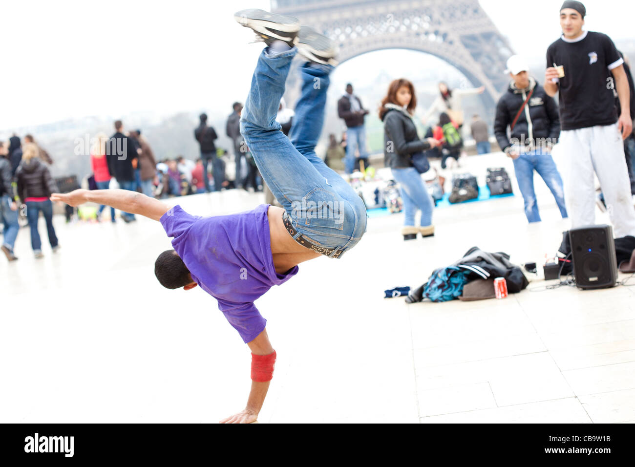 Corpo Popping a Trocadero, Parigi Foto Stock