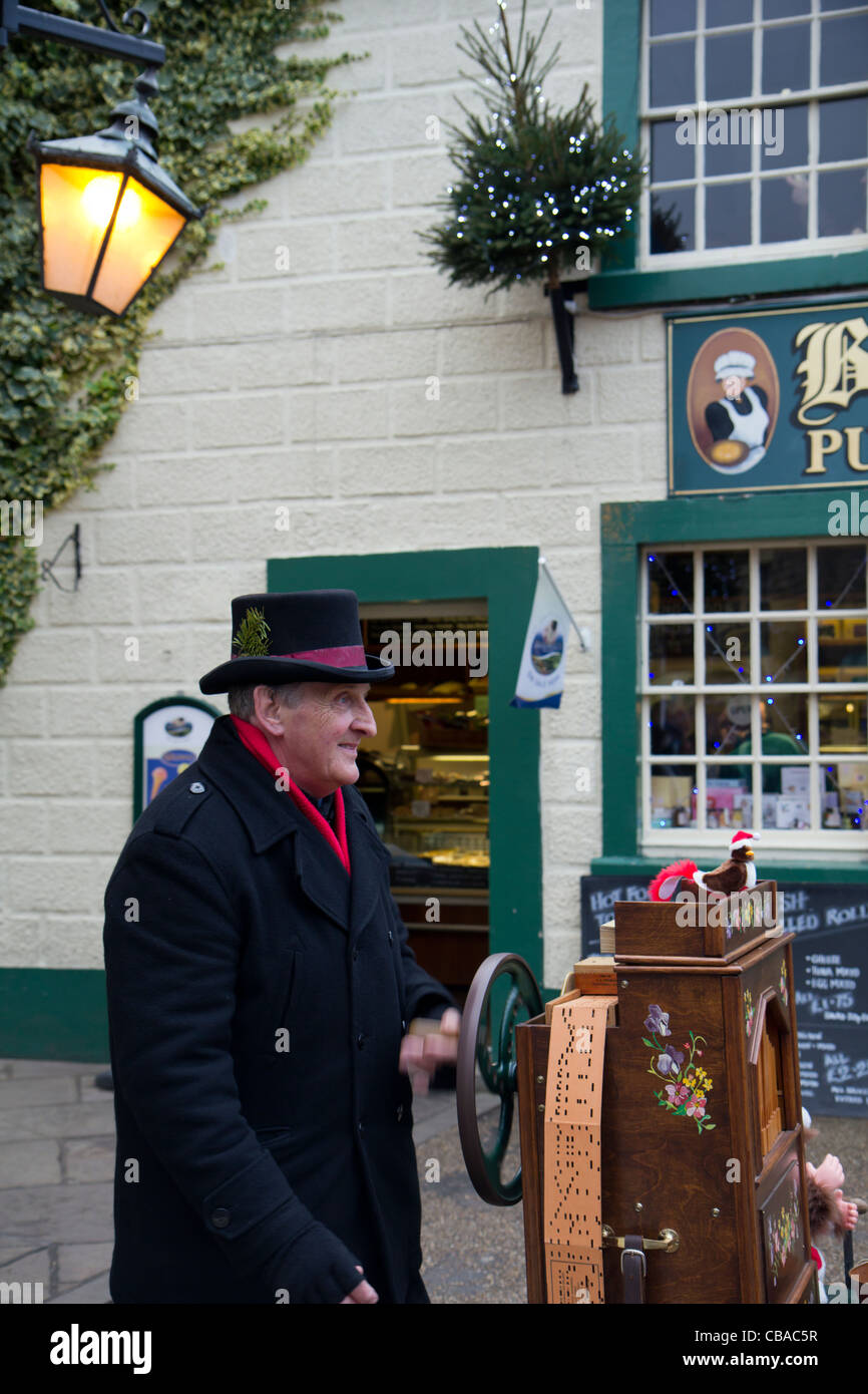 Bakewell un Peak District villaggio nel Derbyshire durante il Natale interruttore luce on Foto Stock