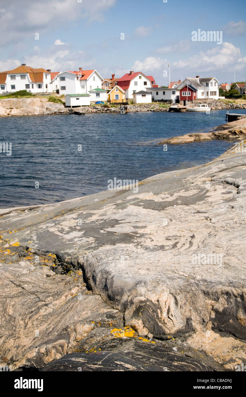 Arcipelago di Göteborg isola arcipelaghi di Goteborg liscia granito glaciale Svezia swedish rock estate casa case h Foto Stock