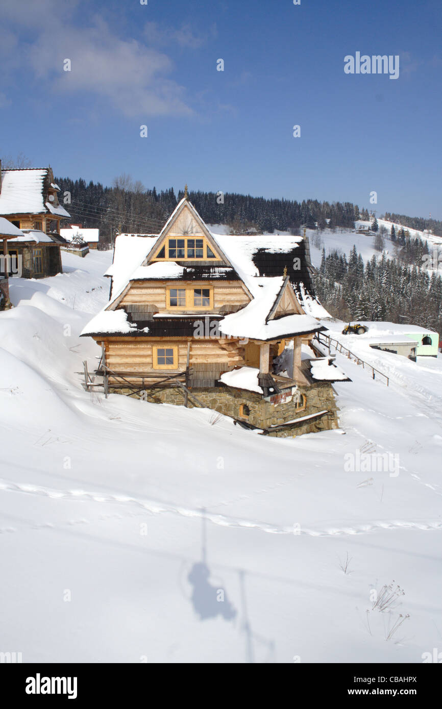 Casa in montagna, paesaggio invernale a Zakopane Foto Stock