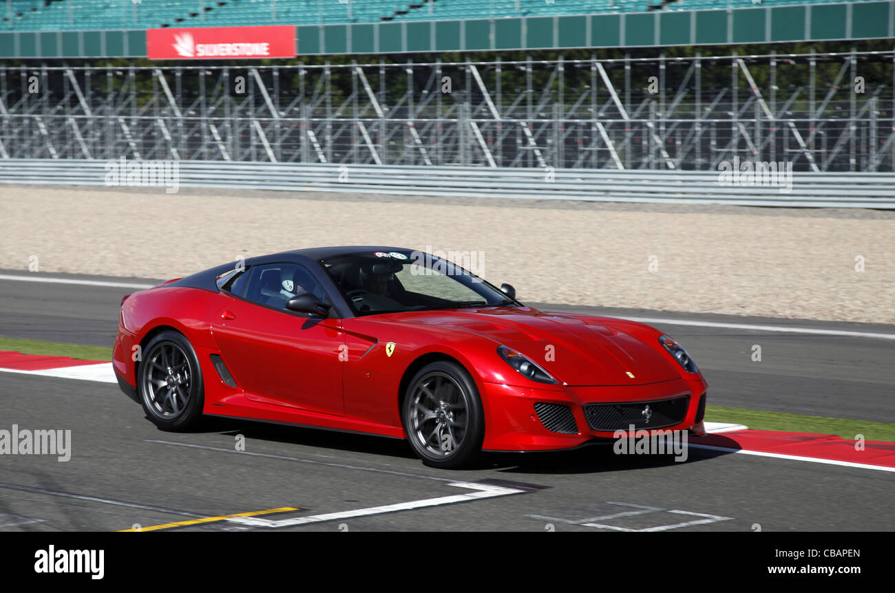 Rosso Ferrari 599 GTO AUTO circuito di Silverstone Inghilterra 14 Settembre 2011 Foto Stock