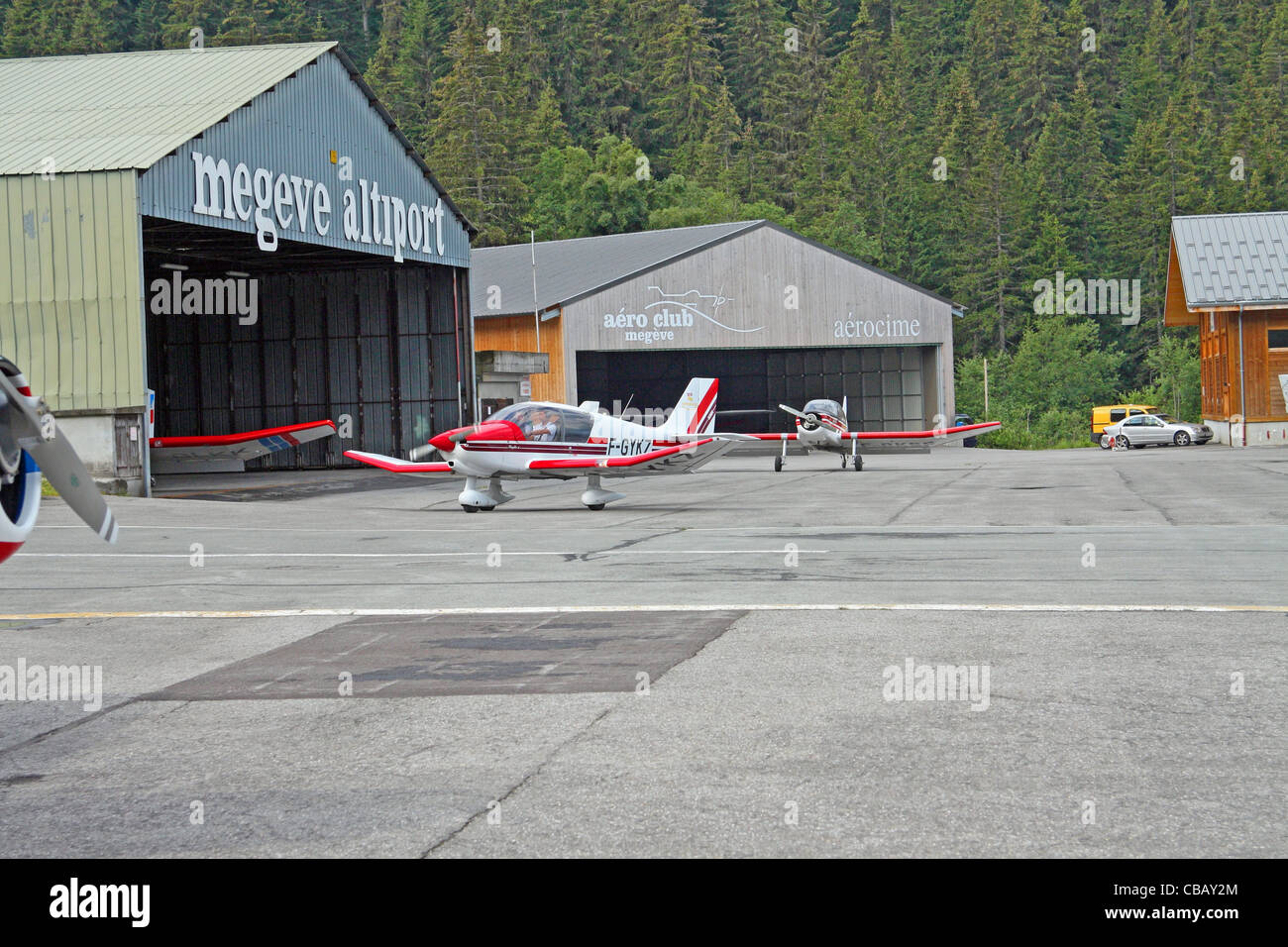 Aeromobili leggeri a Megeve Altiport, Megeve, Haute-Savoie Reparto, Regione Rhône-Alpes, in Francia, le Alpi francesi Foto Stock