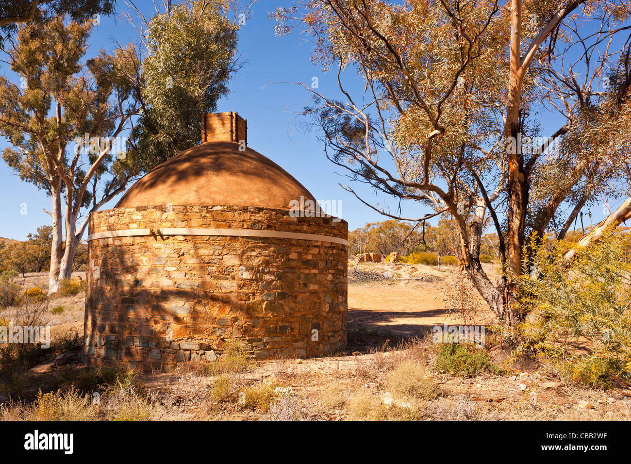 Le rovine della fonderia di rame sulla bolla Bollana Creek in Arkaroola deserto riserva nel northern Flinders Ranges in outback Australia del Sud Foto Stock