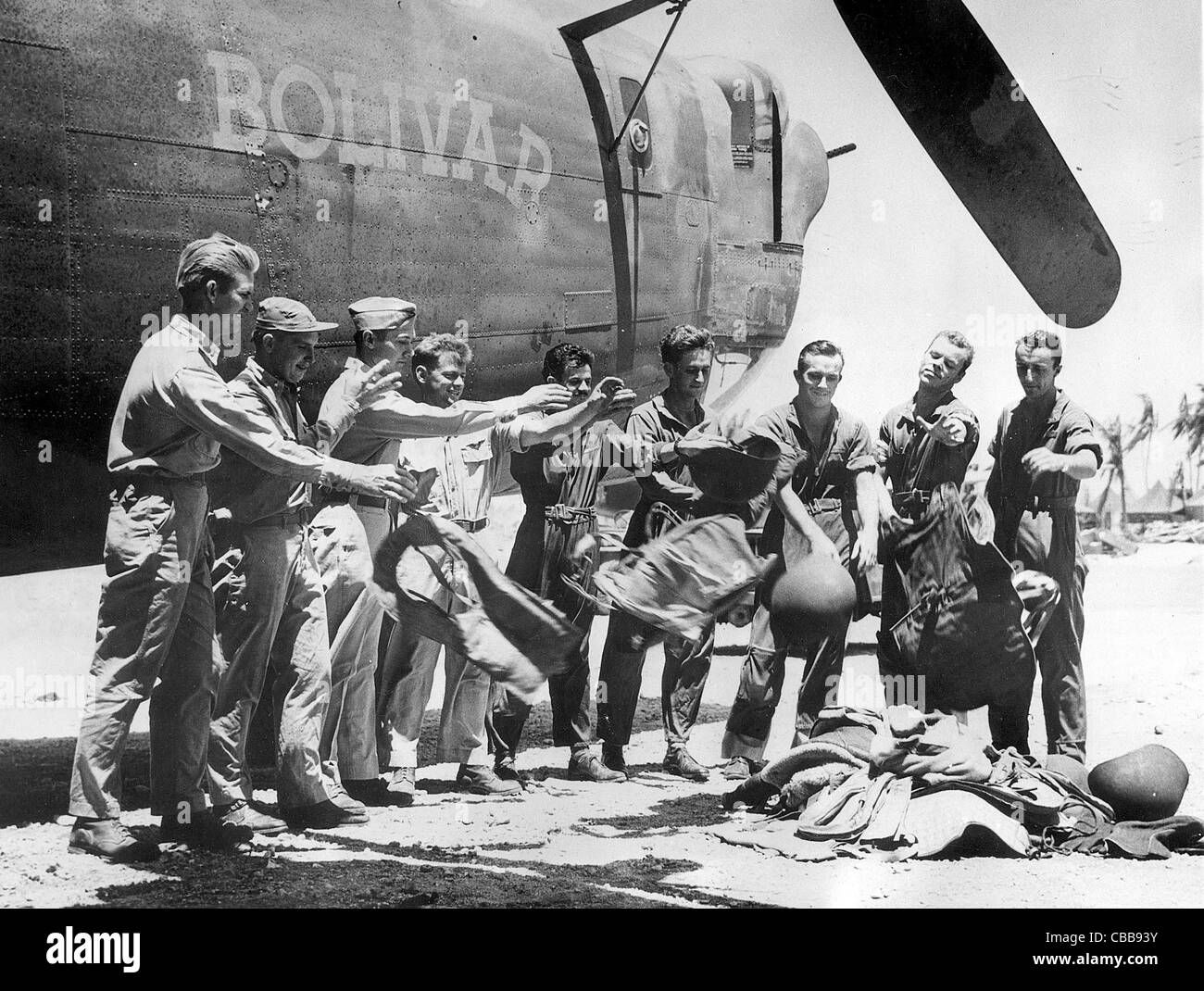 L'equipaggio di B17 Bolivar di ritorno dalla loro ultima missione in Germania. WW11 Foto Stock