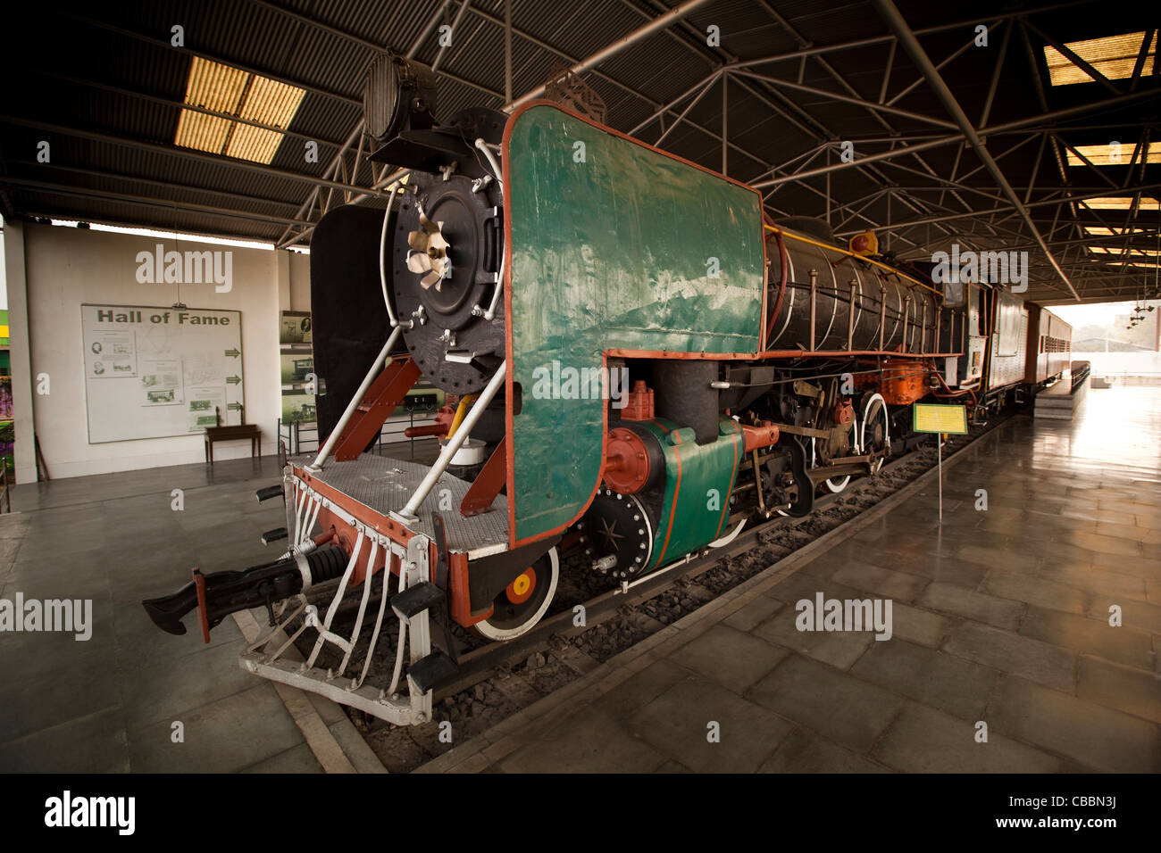 India Bengala Occidentale, Calcutta, quella di Howrah, Calcutta Railway Museum, conserve di locomotiva a vapore sul display Foto Stock