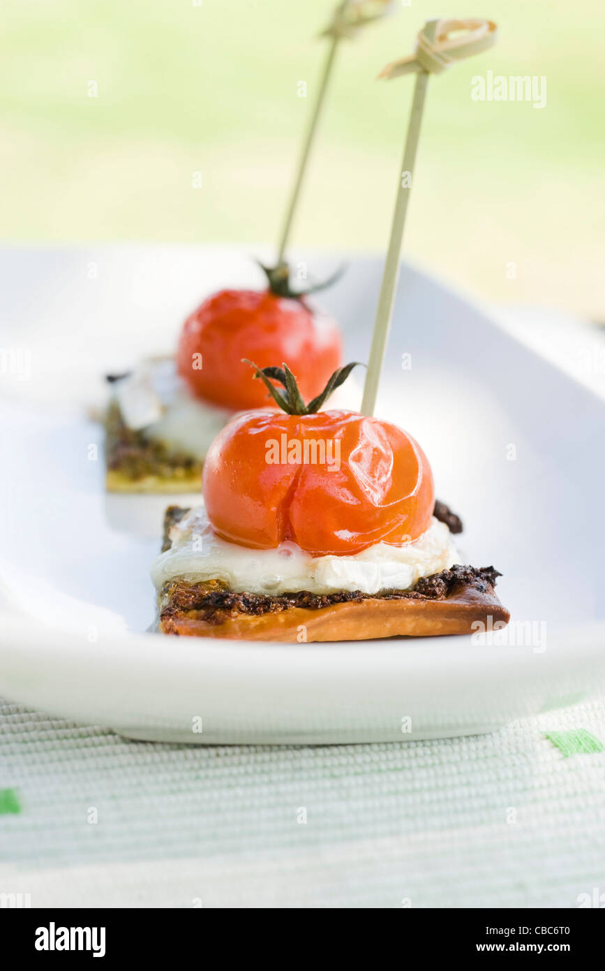 Gli asparagi e formaggio di capra pizzetta Foto Stock