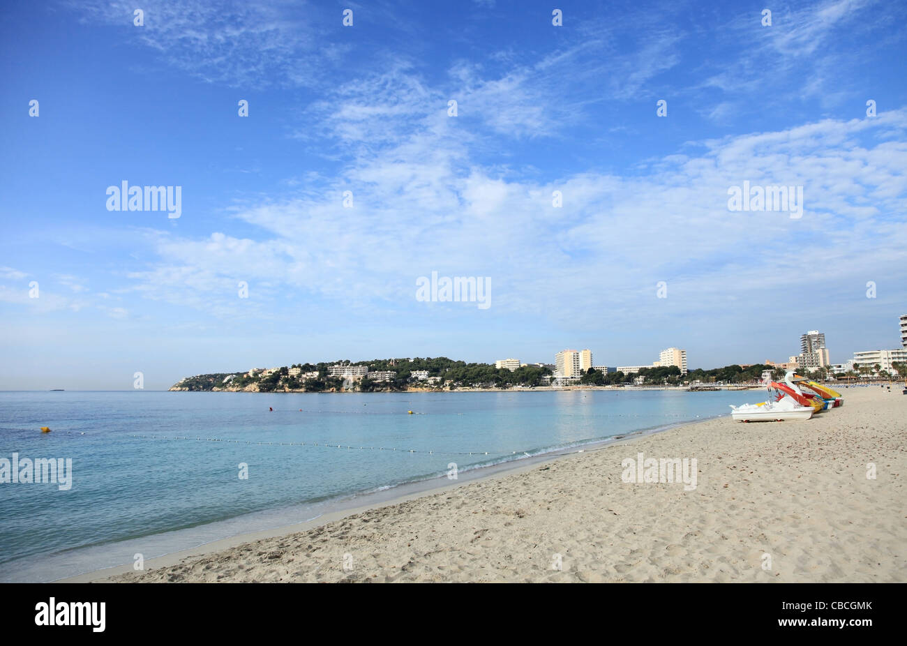 La spiaggia di sabbia a Magaluf sull'isola delle Baleari di Mallorca, Spagna Foto Stock