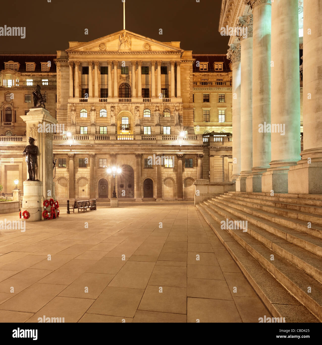 Banca d'Inghilterra illuminata di notte Foto Stock