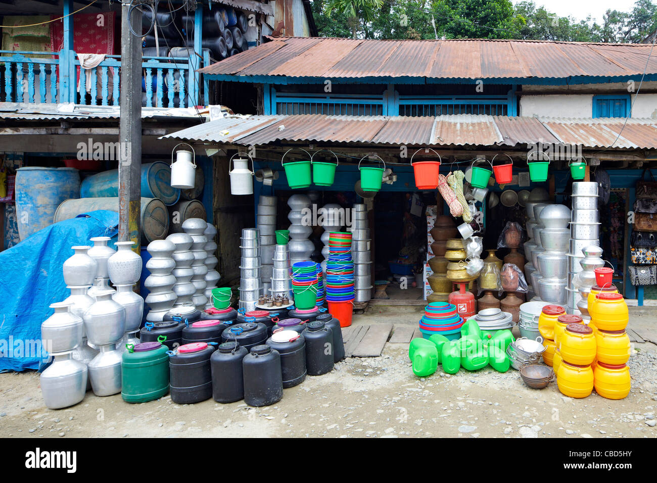 Negozio di ferramenta, negozio di fronte, Chatara town, Terai, Nepal, Asia Foto Stock