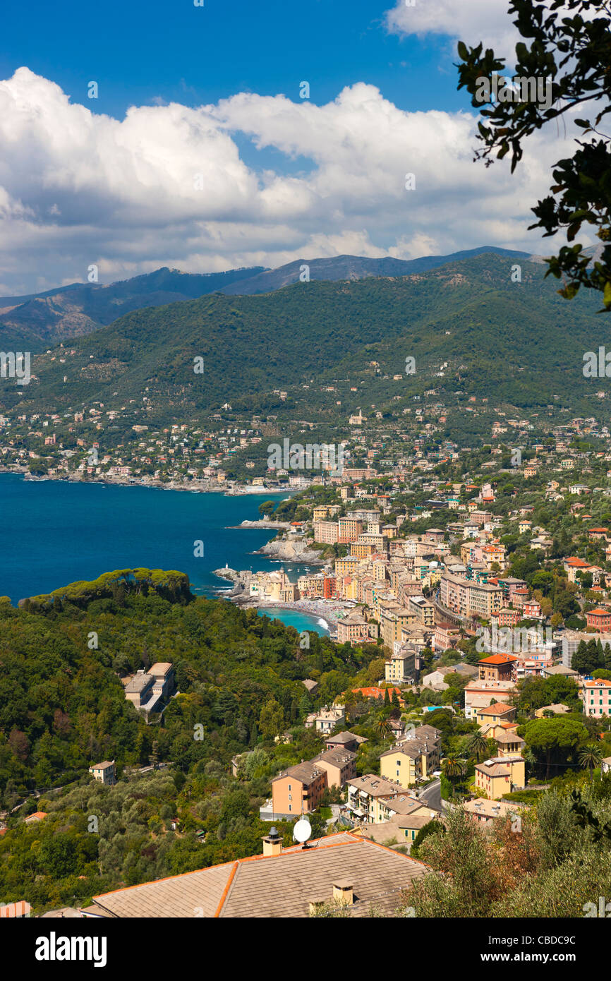 Elevato angolo di vista a Camogli, la Riviera di Levante, Provincia di Genova, Liguria, Italia, Europa Foto Stock