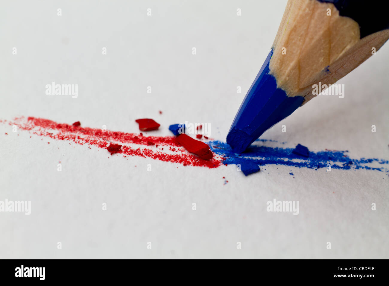 Artisti matite colorate in azione. Foto Stock