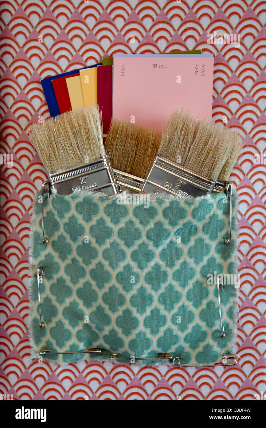 Forniture di artigianato, pennelli, dei campioni di colore Foto Stock