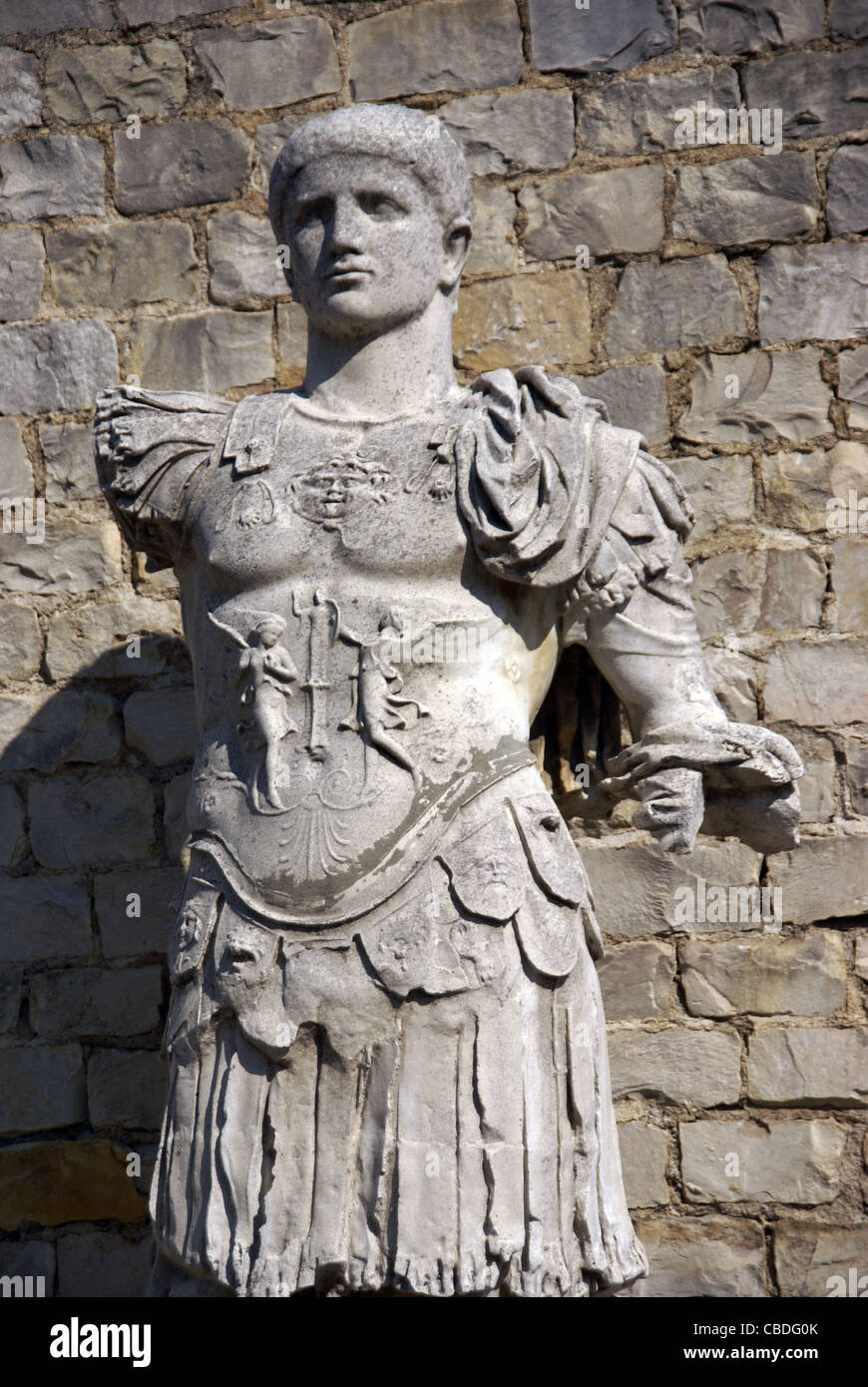 Statua del generale romano in Villasse rovine romane, Vaison la Romaine, Francia Foto Stock