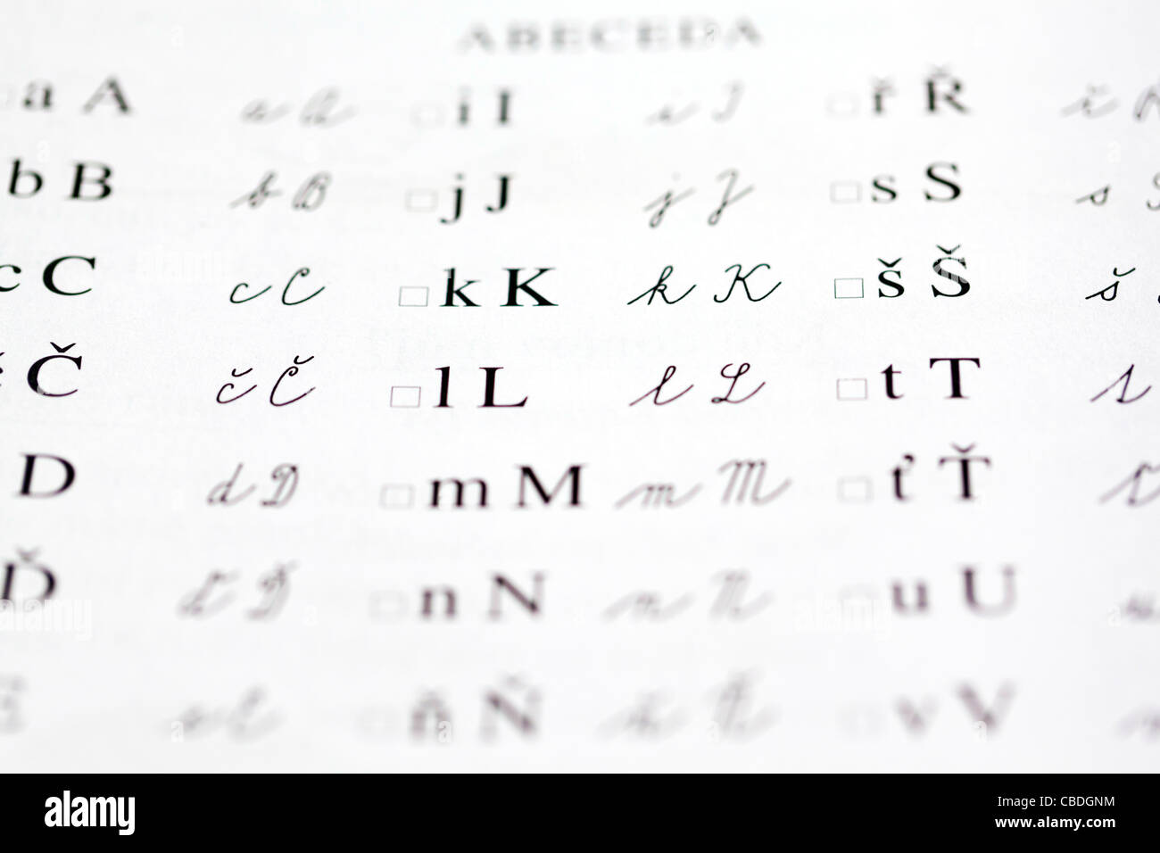 Å kolnÃ- potÅ™eby pro Å¾Ã¡ky prvnÃ-ch tÅ™Ã-d. Pastelky, slabikÃ¡Å™, ÄÃ-tanka, kniha, uÄebnice, pÃ-smena, pÃ-smo, Äetba, Foto Stock