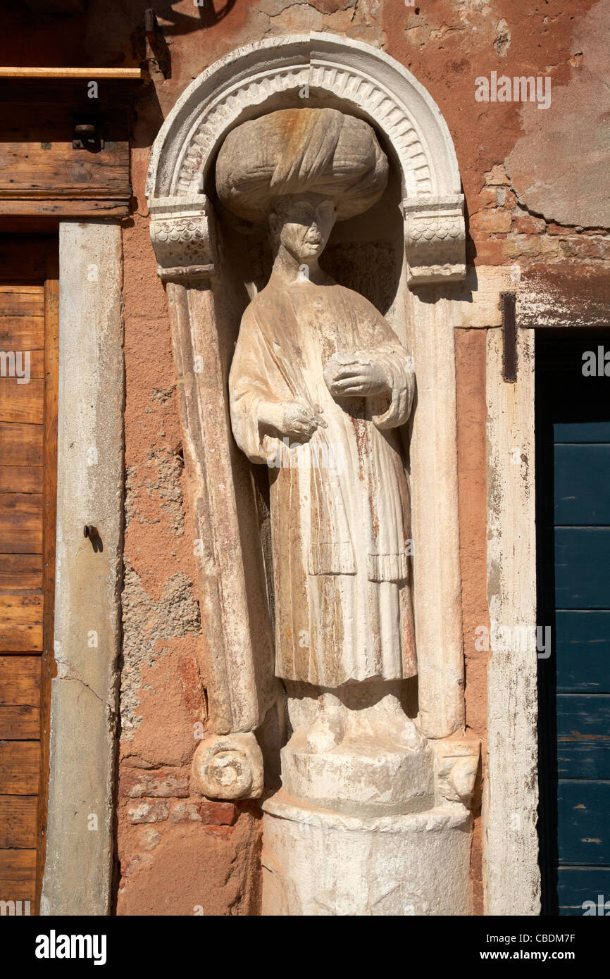 Campo dei Mori statua incorporata sulla parete Foto Stock