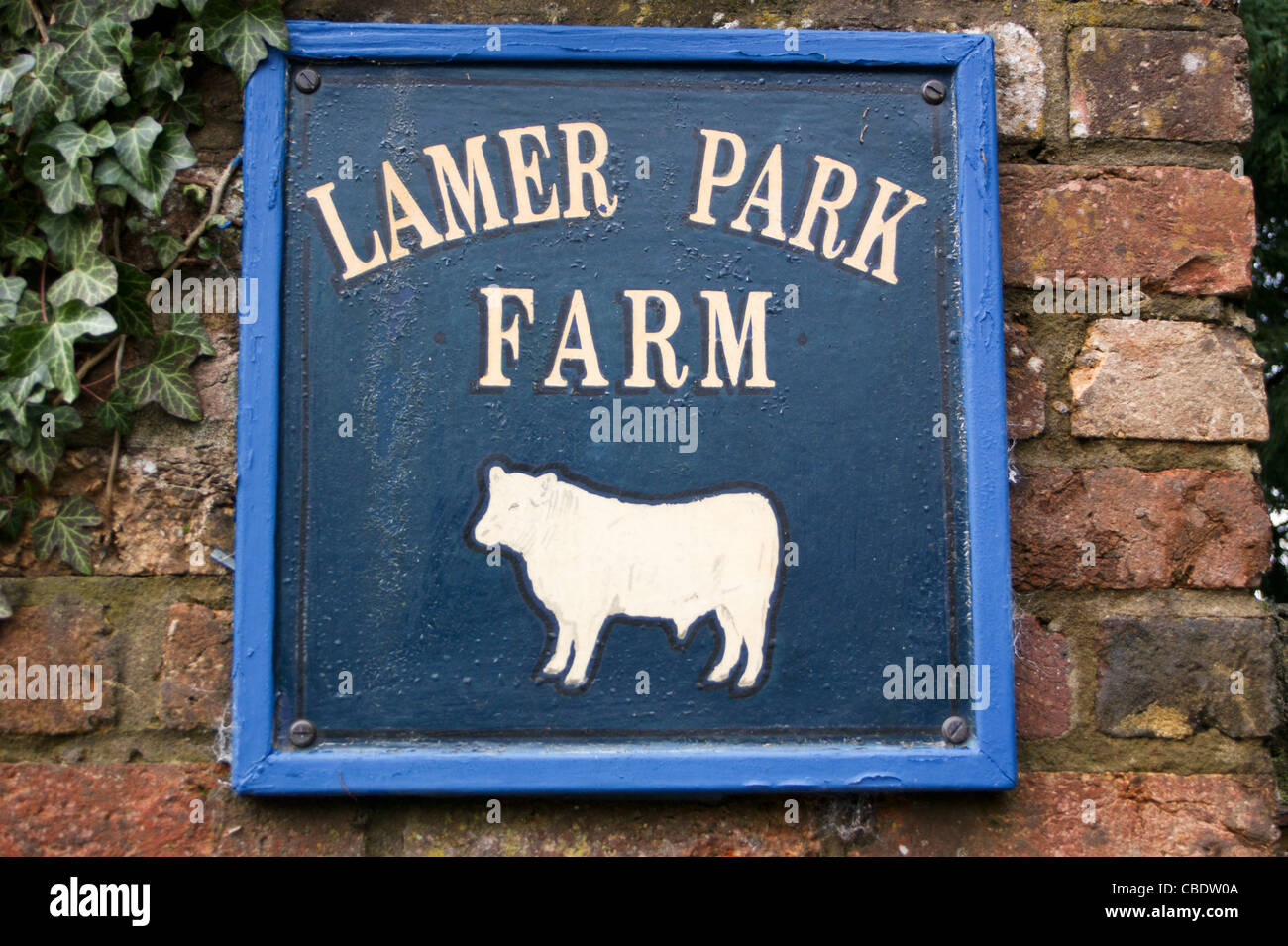 Segno di fattoria, Lamer Park Farm, Ayot St Lawrence, Hertfordshire, Inghilterra Foto Stock