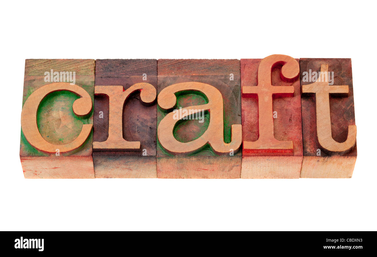Parola di artigianato in legno vintage tipografia blocchi, macchiata di inchiostri a colori, isolato su bianco Foto Stock