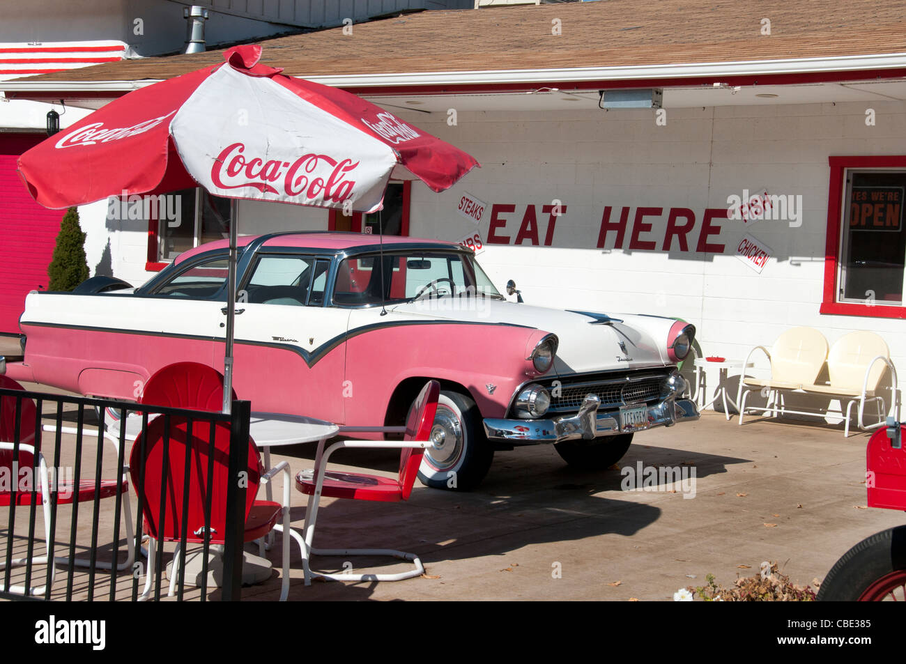 La storica Route 66 segno di traffico Autostrada nazionale in Arizona American Foto Stock