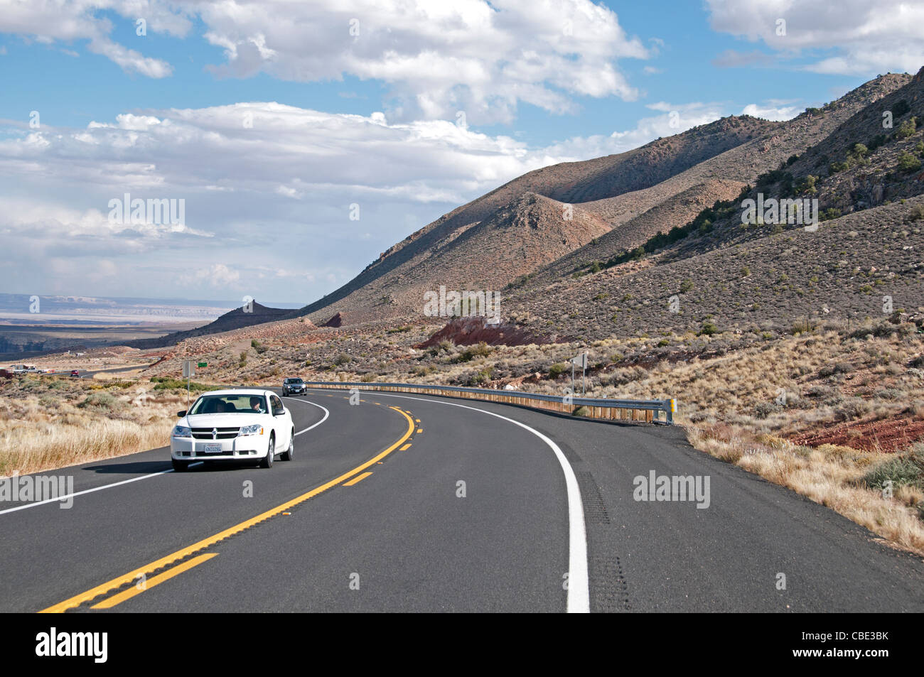 Scenic piegatura di strada di montagna nelle colline di Arizona Stati Uniti Foto Stock