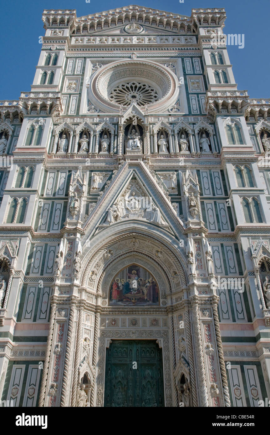 La facciata del Duomo di Firenze di Santa Maria del Fiore). Firenze, Toscana, Italia. Foto Stock