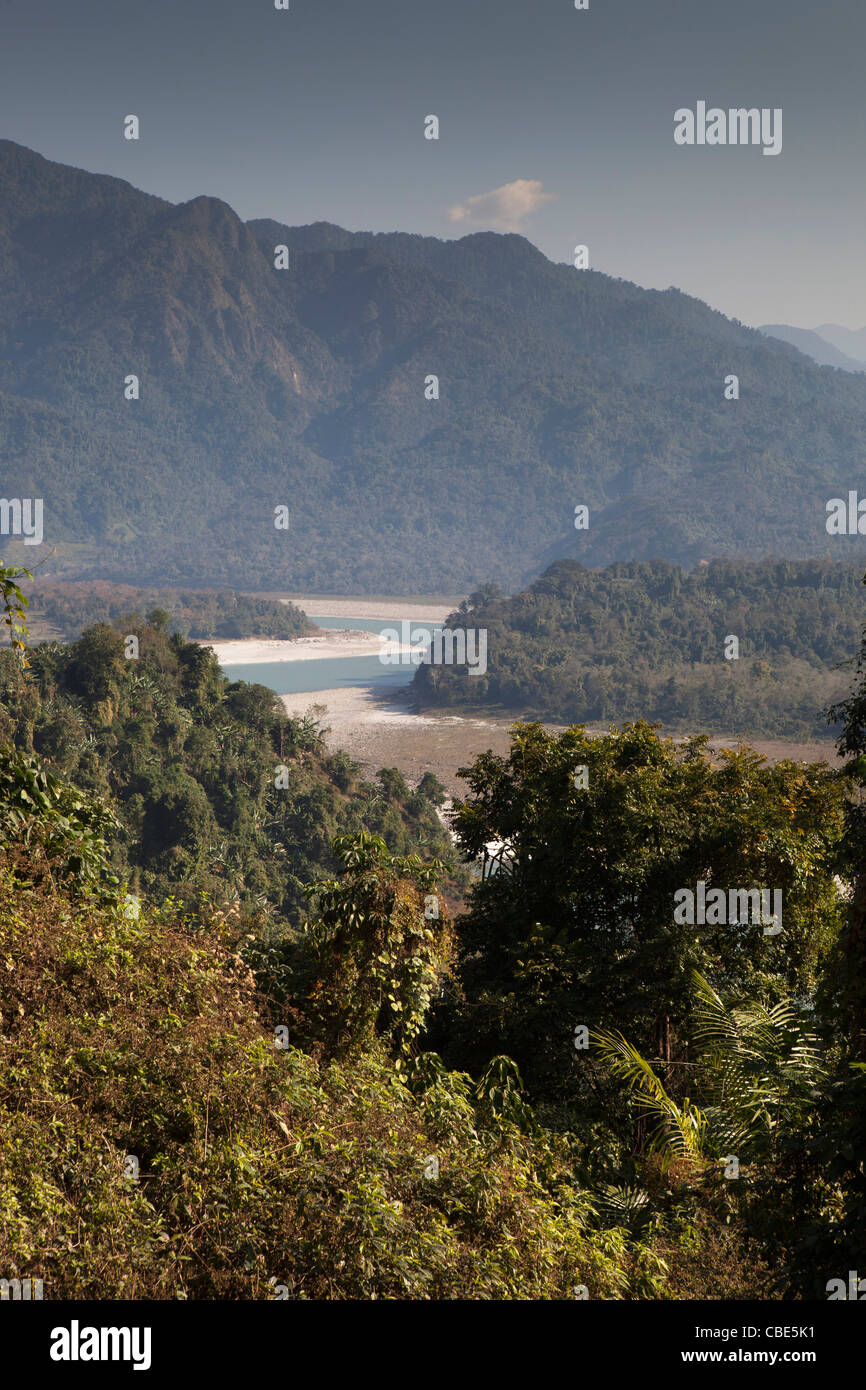 India, Arunachal Pradesh, Pasighat, Siang, o Digang fiume che scorre attraverso colline ai piedi dell'Himalaya alla pianura Foto Stock