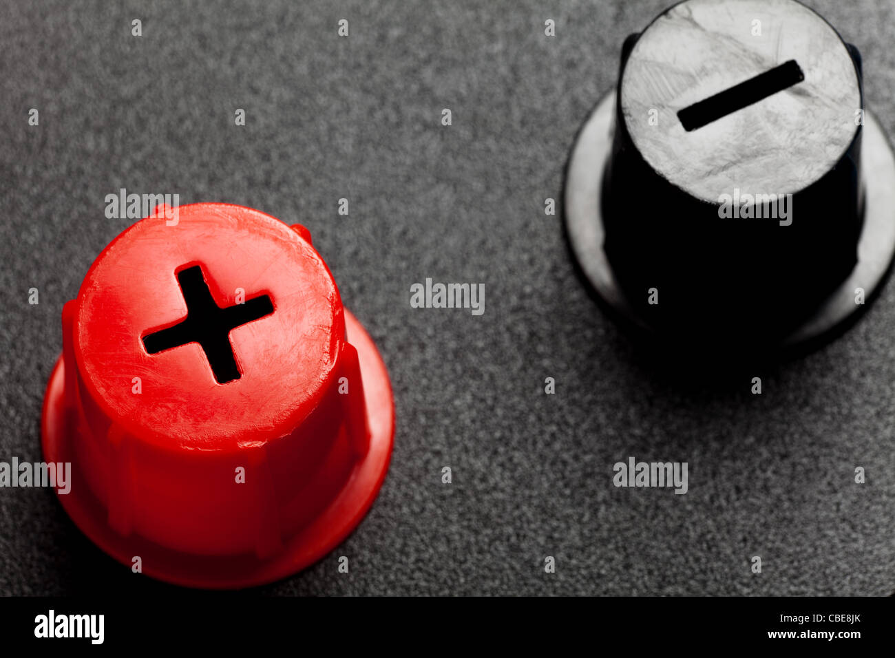 Batteria rosso positivo e negativo nero Foto stock - Alamy