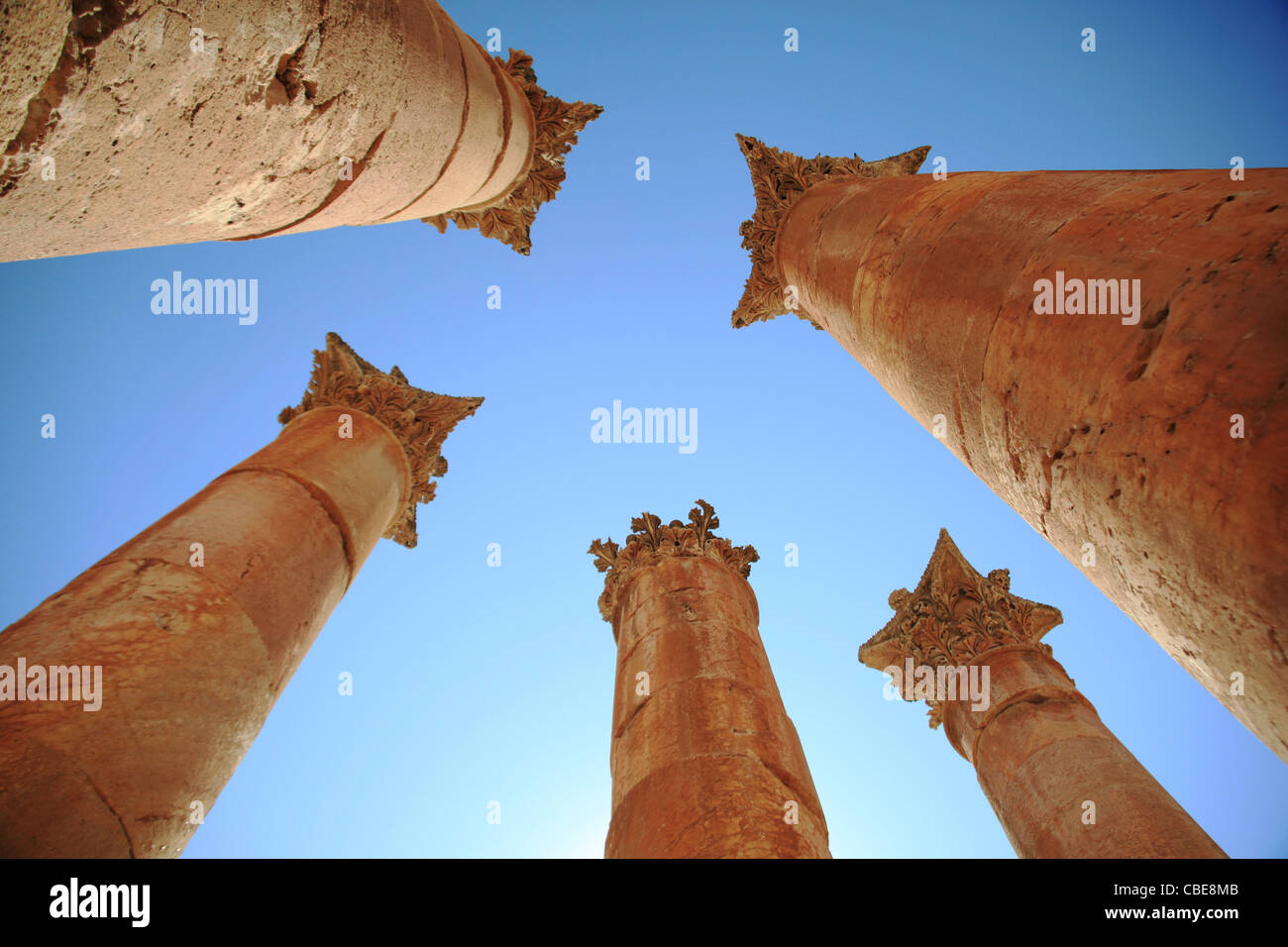 Colonne romane di Jerash Giordania Foto Stock