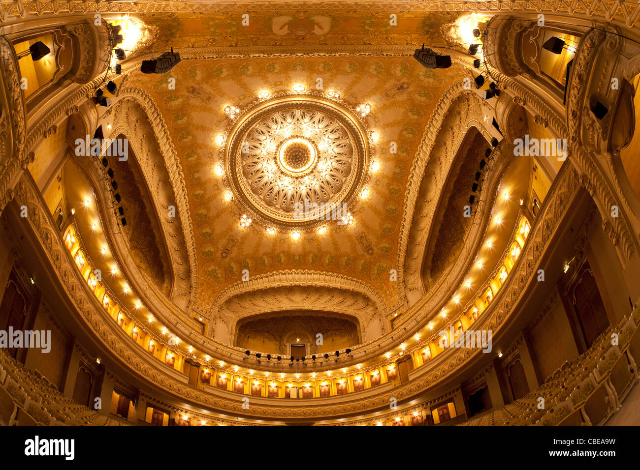 Una vista interna della Vichy opera house (Palazzo dei Congressi). Francia Vue interna de l'opéra de Vichy (Palais des Congrès). Foto Stock