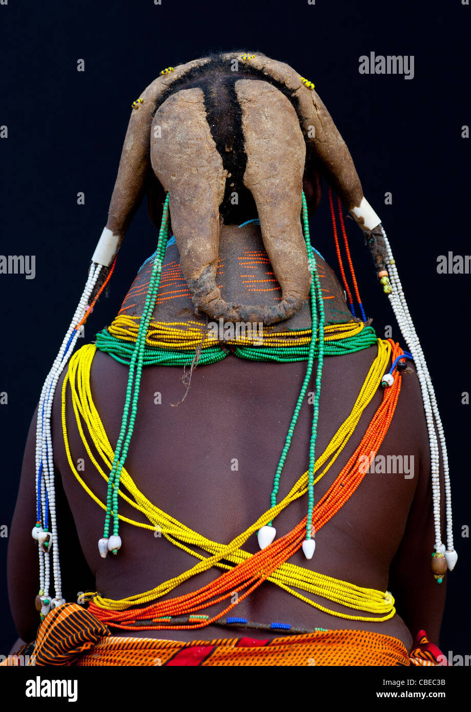 Mwila donna che indossa la Collana Vilanda, Area Chibia, Angola Foto Stock