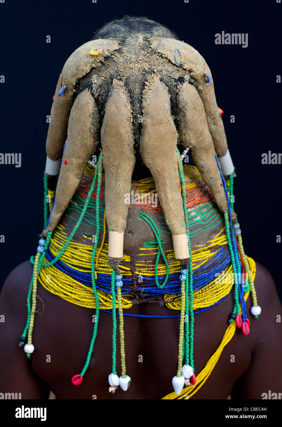 Mwila donna che indossa la Collana Vilanda, Area Chibia, Angola Foto Stock