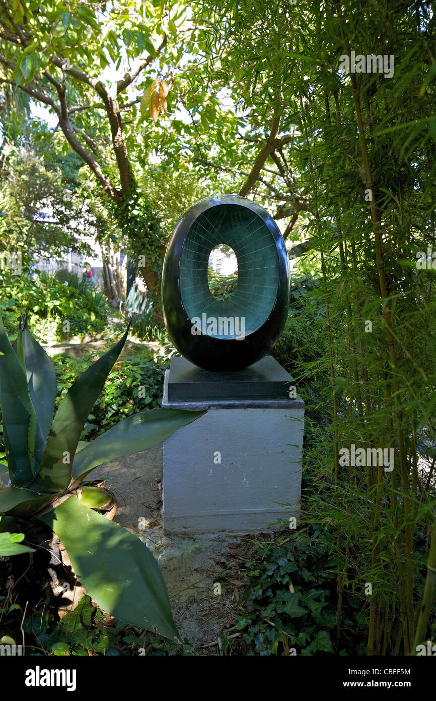 Barbara Hepworth Museum e il giardino di sculture, St Ives, Cornwall, West Country, Inghilterra, UK, Regno Unito, GB Gran Bretagna Foto Stock