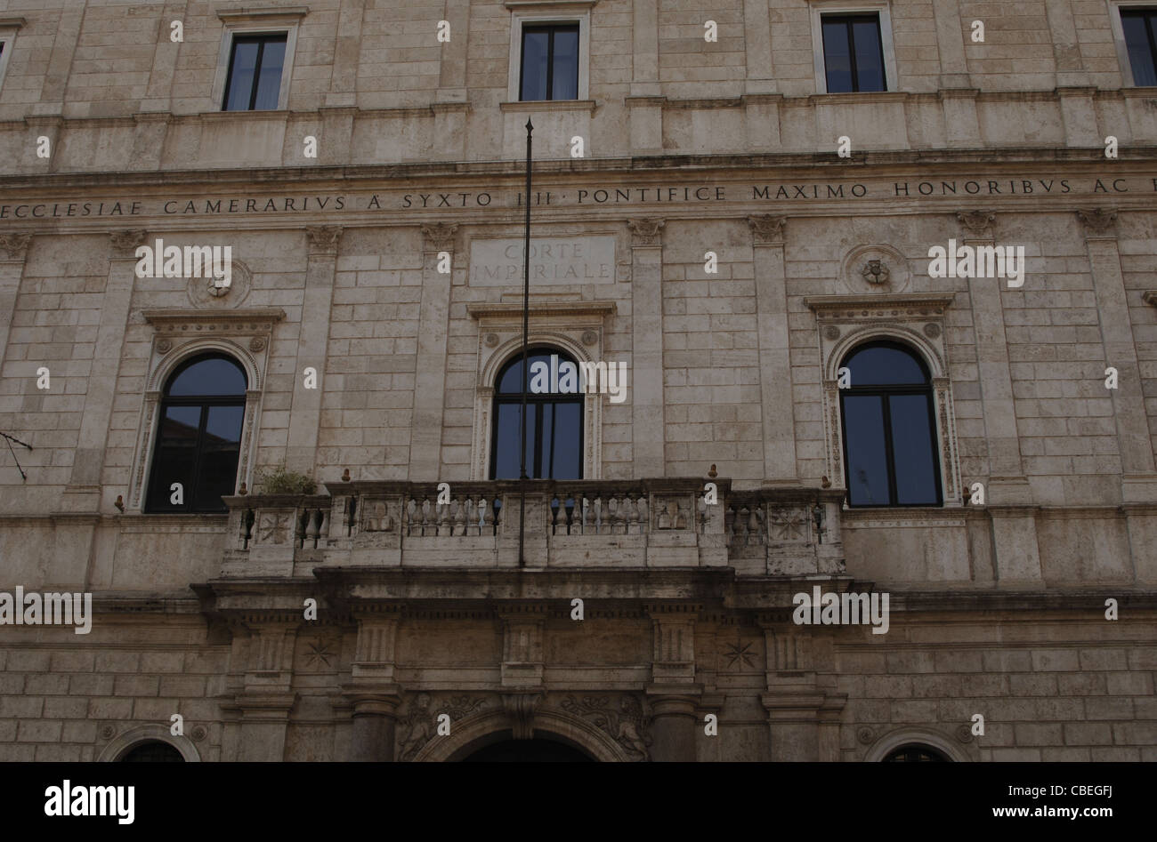 L'Italia. Roma. Palazzo della Cancelleria. Renaissence palazzo costruito tra il 1489 e il 1513. Facciata. Dettaglio. Foto Stock