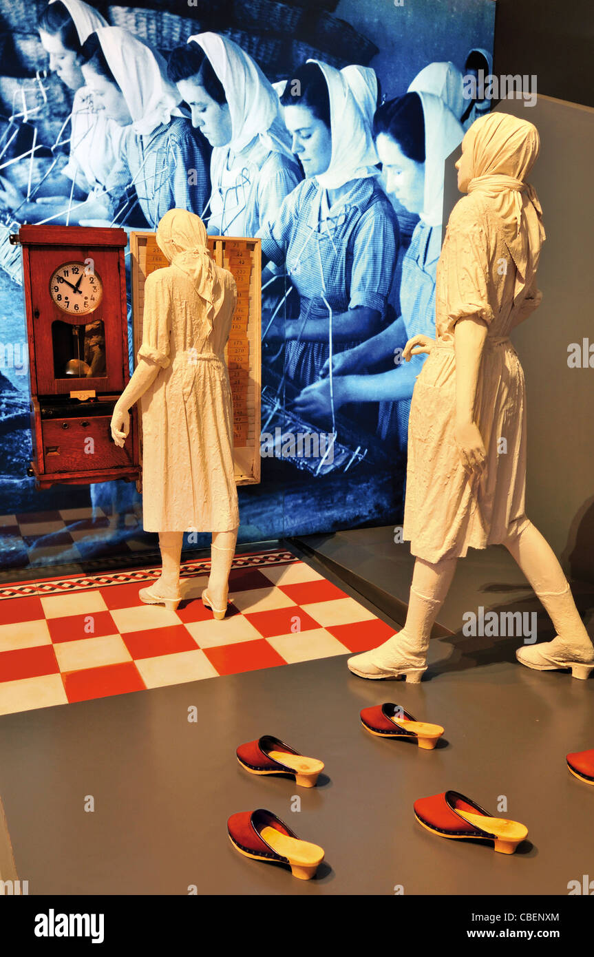 Il Portogallo, Algarve: ricostruita la scena di acciughe ex fabbrica di stagno Feu Hermanos e Museo reale di Portimao Foto Stock