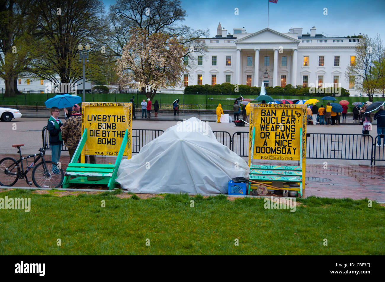Armi nucleari protesta di fronte alla Casa Bianca Foto Stock