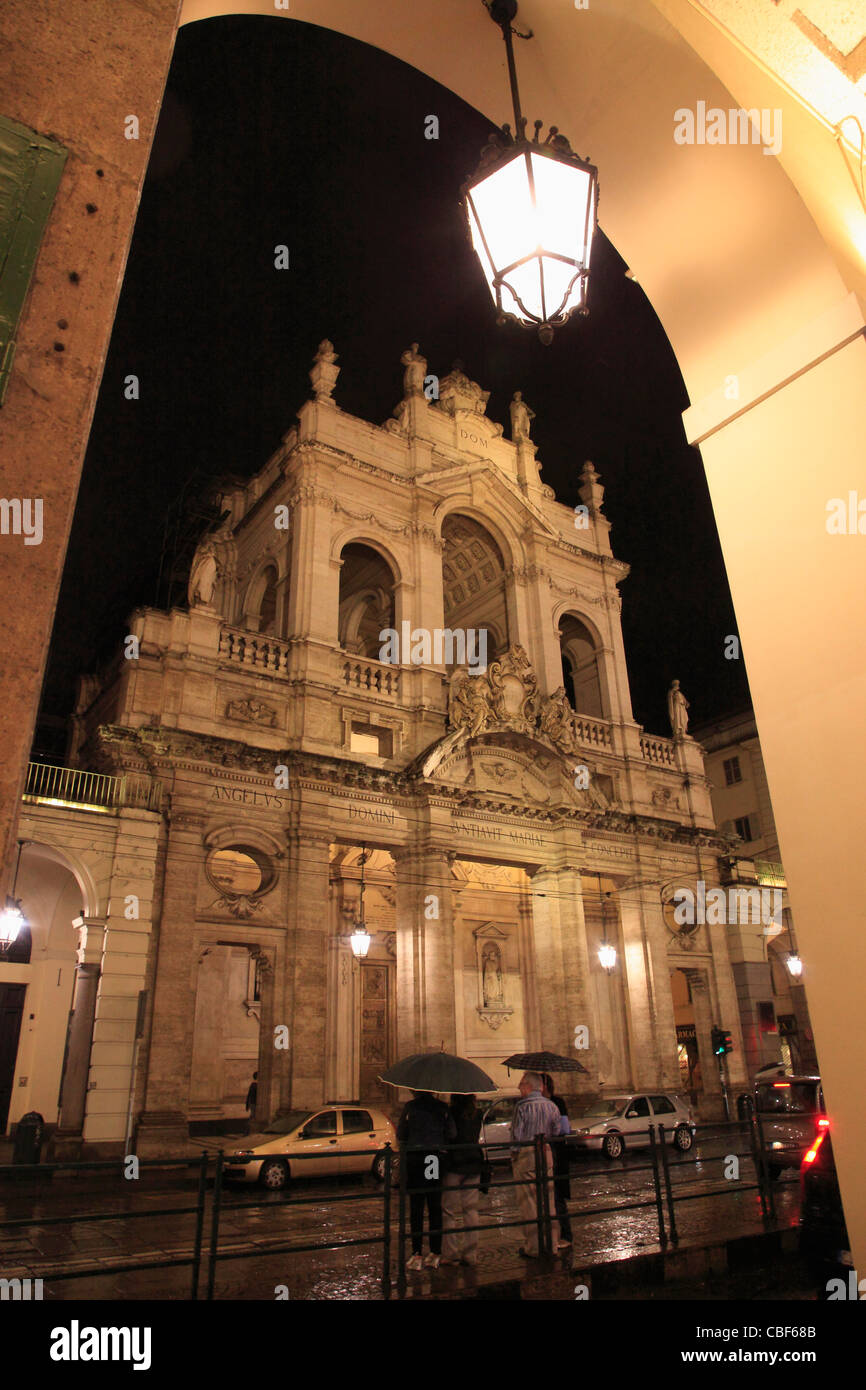 L'Italia, Piemonte, Torino, Via Po, chiesa, scene di strada, Foto Stock