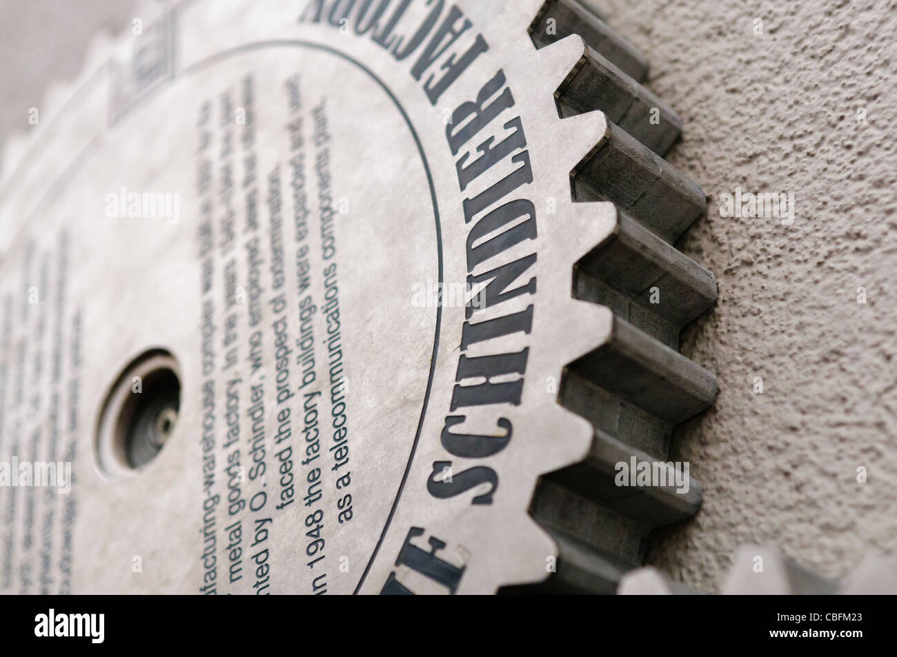 La placca al di fuori del Oskar Schlinder in fabbrica, a Ul. Lipowa 4, Cracovia Foto Stock