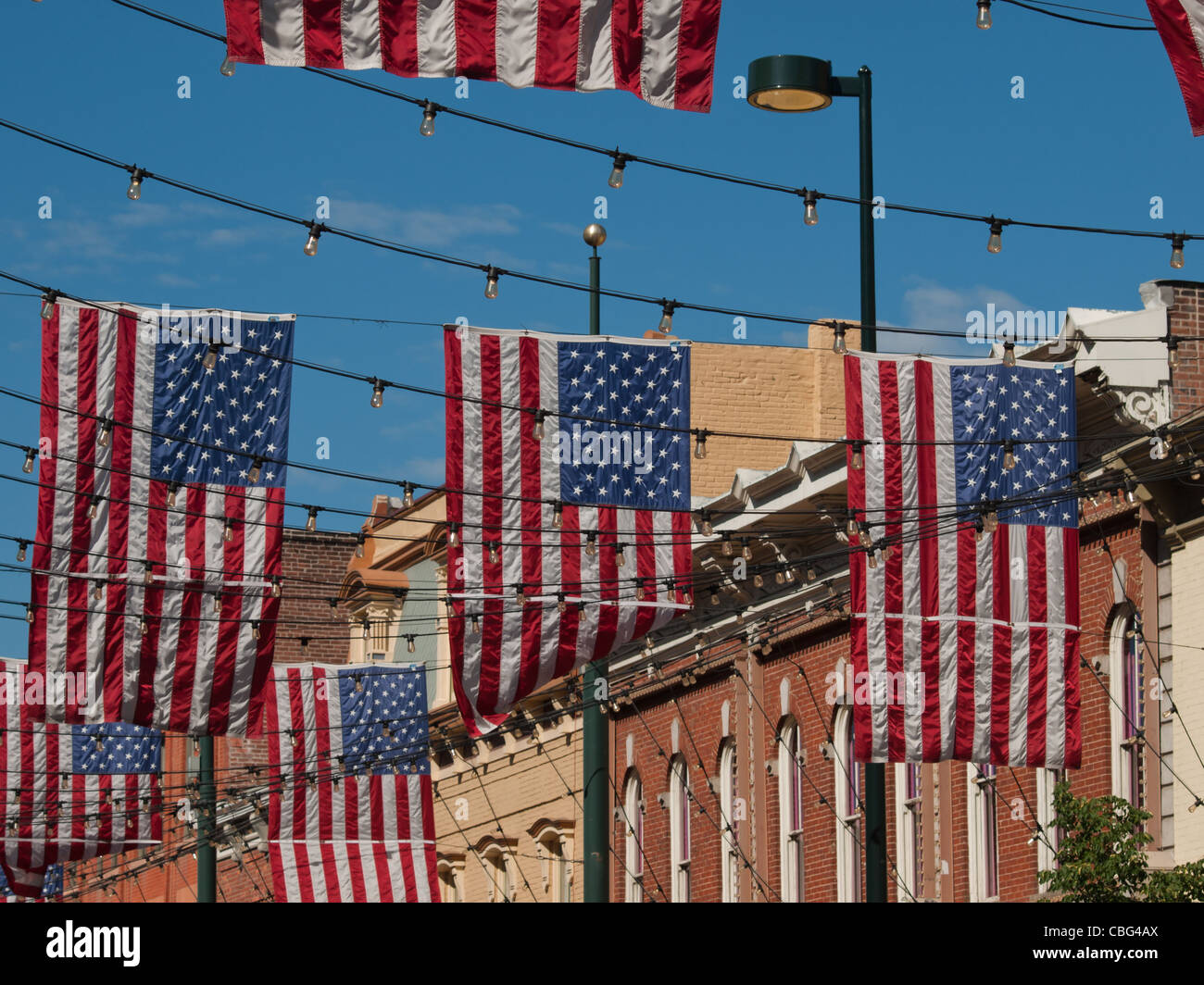 Larimer Square a Denver in Colorado con bandierine americane. Foto Stock