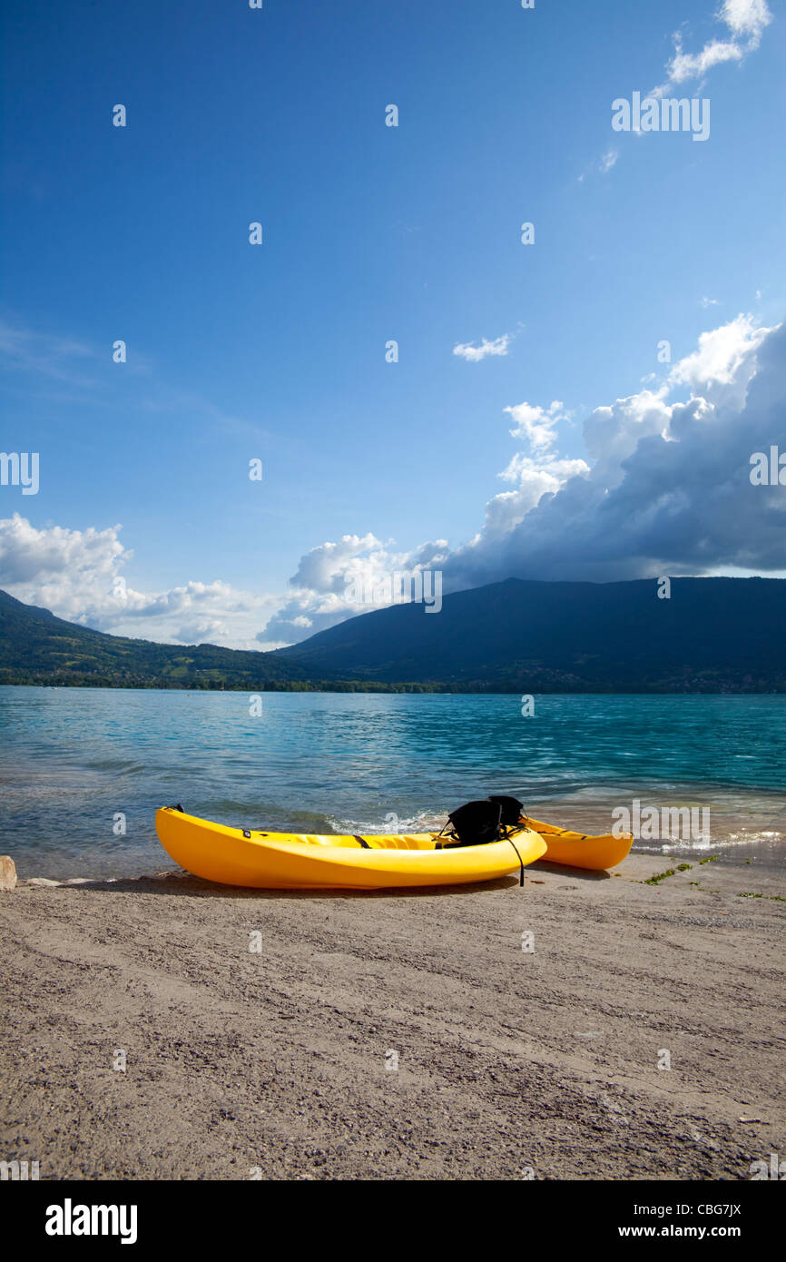 Il lago di Annecy, Francia, regione Haoute Savoie Foto Stock