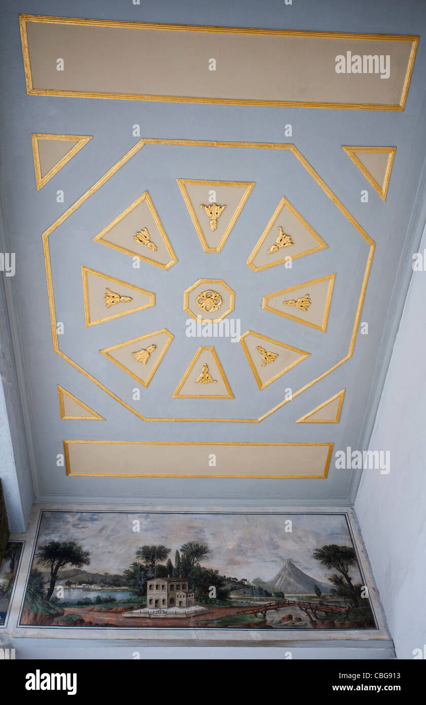 Illustrazione del soffitto al di fuori del cancello del Felicity presso il Palazzo di Topkapi ad Istanbul in Turchia Foto Stock